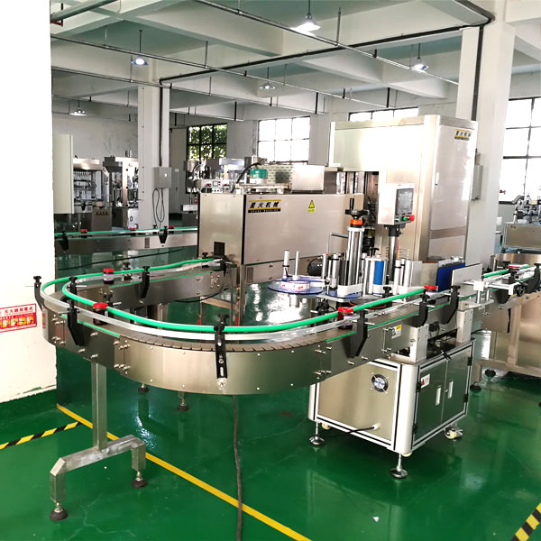 瓶装辣椒酱灌装机-大型辣椒酱加工生产线设备细节展示